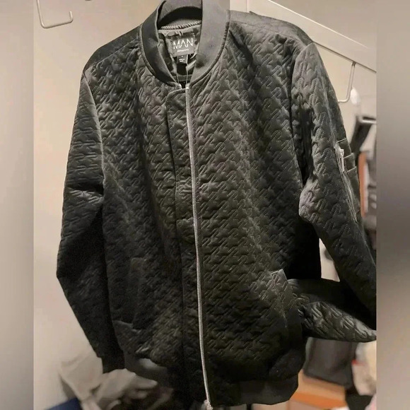 BOOHOO MENS TALL HOUNDSTOOTH QUILTED VELVET BOMBER JACKET BLACK SIZE SMALL - Picture 5 of 15